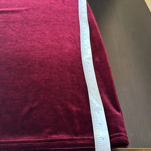 Missguided - Velvet Halterneck Bodycon Dress Burgundy. 6 - Picture 8 of 8